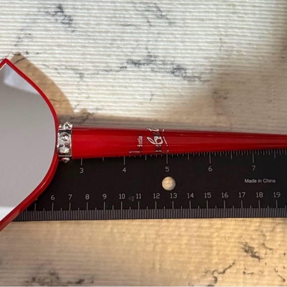 Christian Louboutin Beauty Red Lip-Shaped Statement Handheld Mirror - Picture 7 of 7